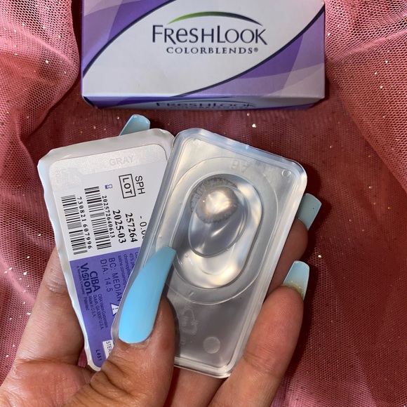 New!! Make up case w/accessories - Picture 11 of 16